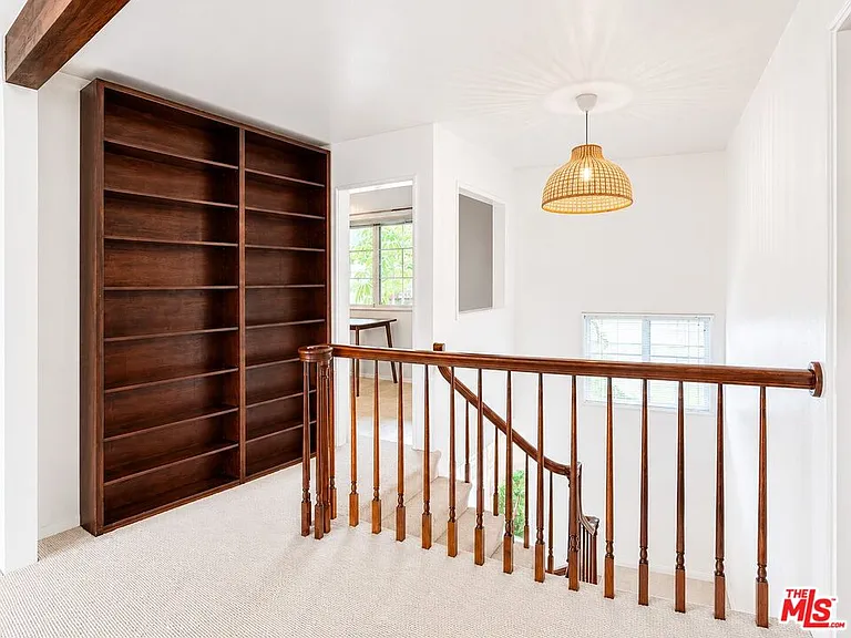 5370 1/2 Village Grn — Photo 2