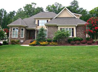 1441 Tacketts Pond Dr, Raleigh, NC 27614