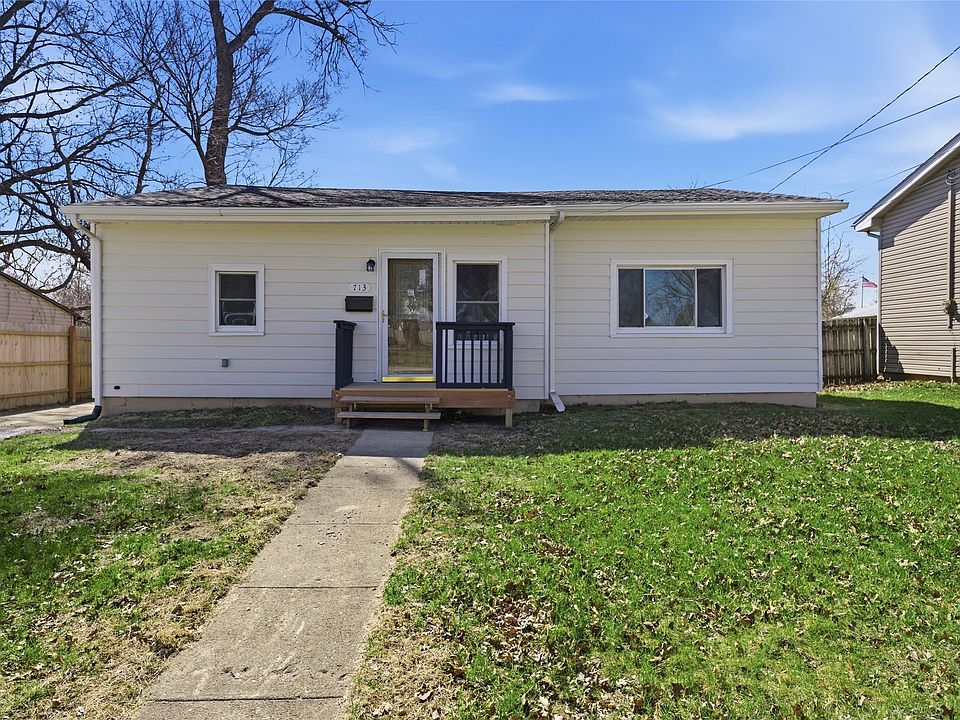 1st image of 713 N 8th Ave E