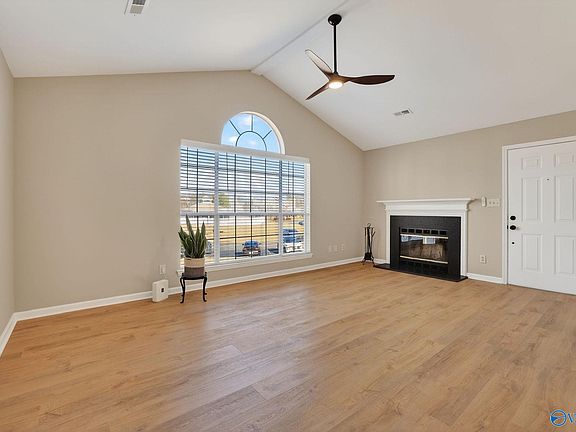 5th image of 261 Waters Edge Ln