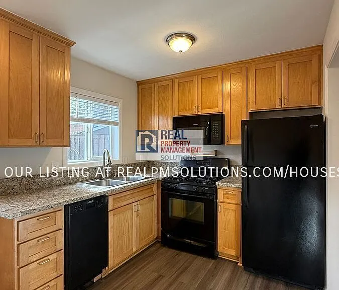 5025 NE 17th Ave — Photo 16