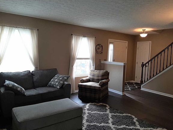 4th image of 2853 Honeysuckle Ln