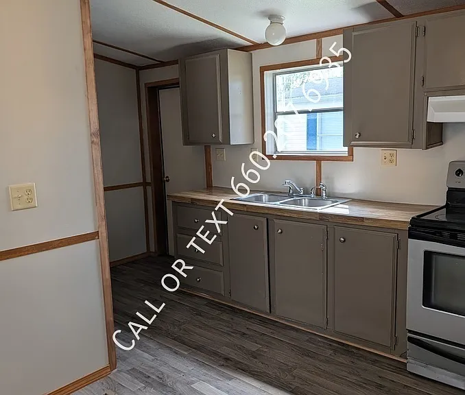 913 N Taylorville Blvd #32 — Photo 3