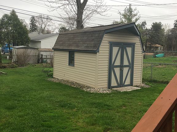 4th image of 727 Ledyard Ave