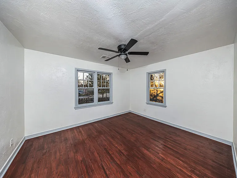 1414 NW 23rd St — Photo 15