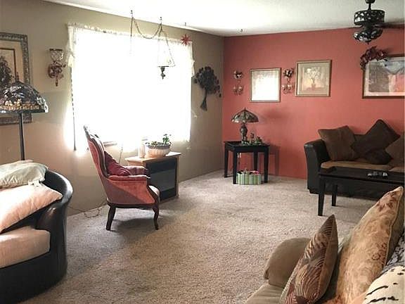 5th image of 87 Michele Dr