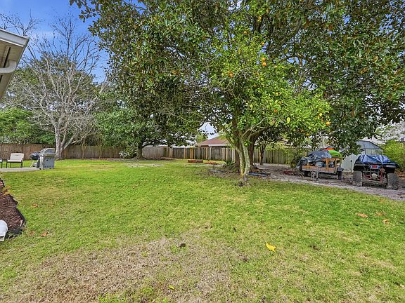 3rd image of 4437 Southminster Cir