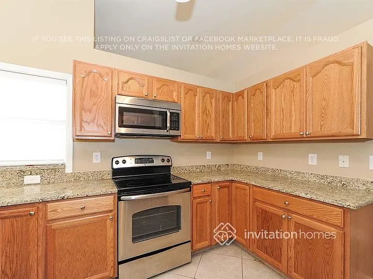 4526 Windsor Ct E — Photo 7