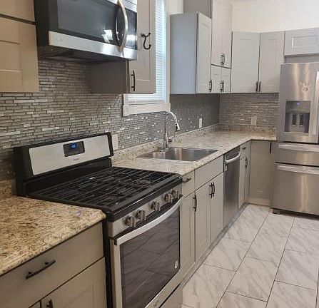 3rd image of 27 Wayne Ave