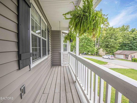 5th image of 1416 Overton Ln