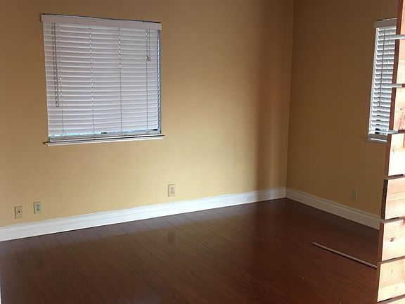 3rd image of 672 Cherry Ave