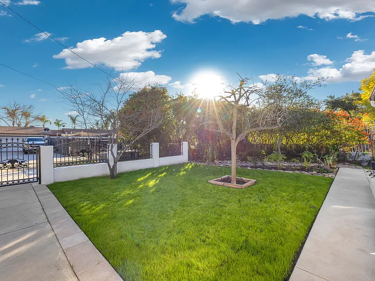 535 N Cerritos Ave — Photo 39
