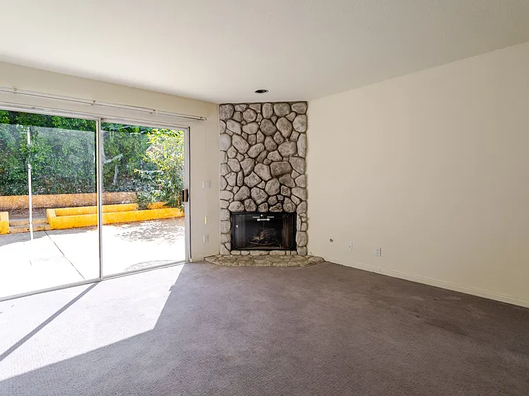 7306 Newcastle Ave — Photo 14