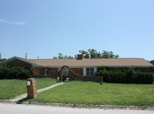 903 W University Dr, Gainesville, TX 76240