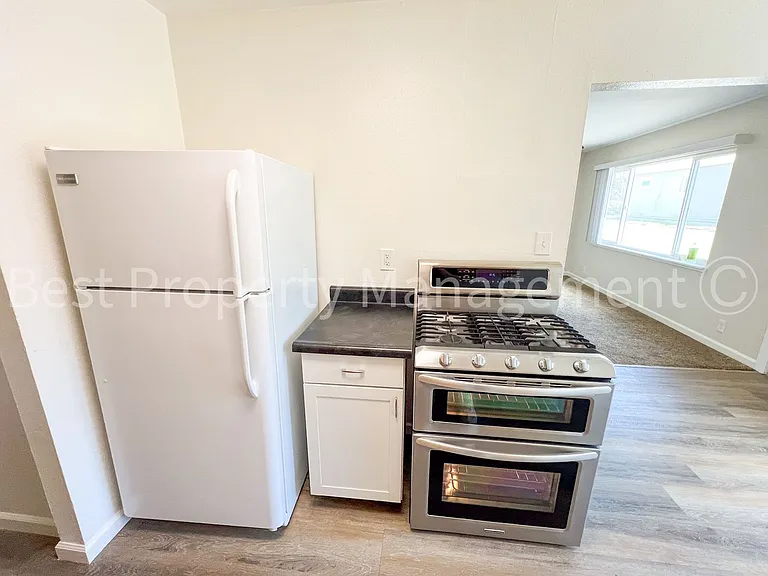4906 Jensen Rd — Photo 9