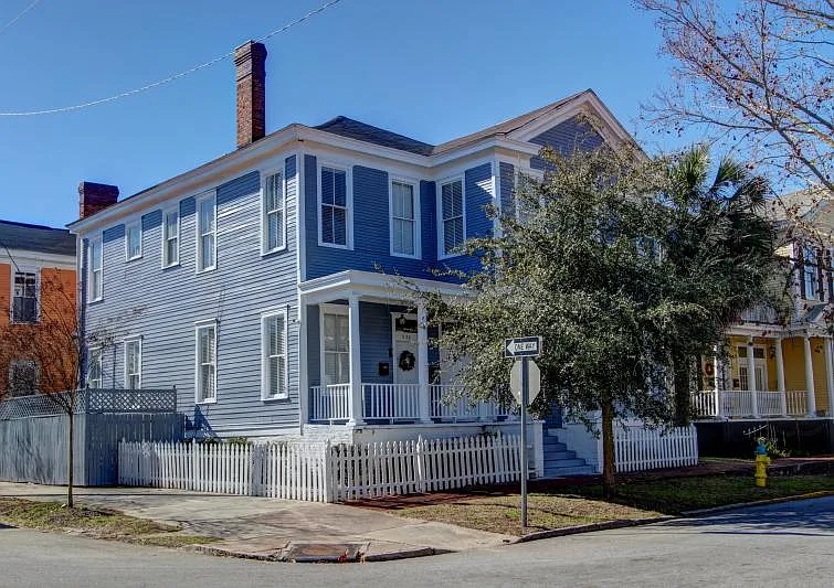 Building Photo - 421 E Duffy St #A