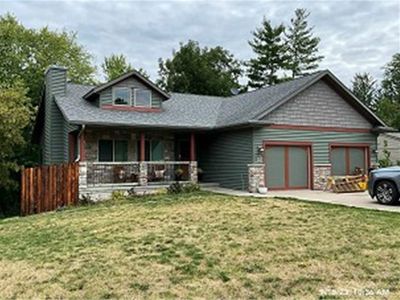 707 Holiday Rd, Coralville, IA, 52241