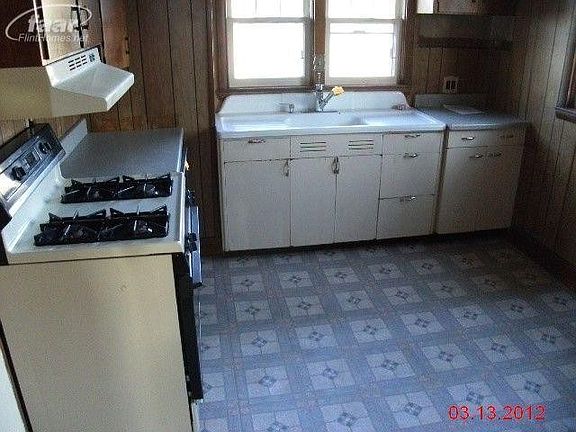 3rd image of 315 W Stewart St