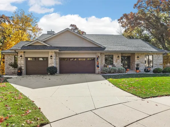 3510 Timberline Dr NE, Cedar Rapids, IA 52402