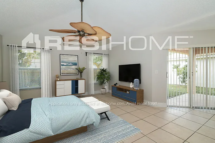 3643 NW 63rd Ct — Photo 10
