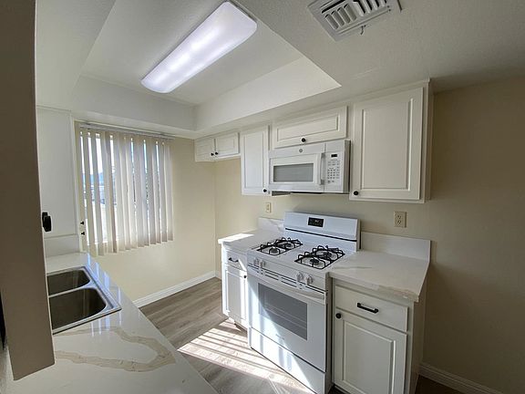 5th image of 1211 Scott Rd APT E
