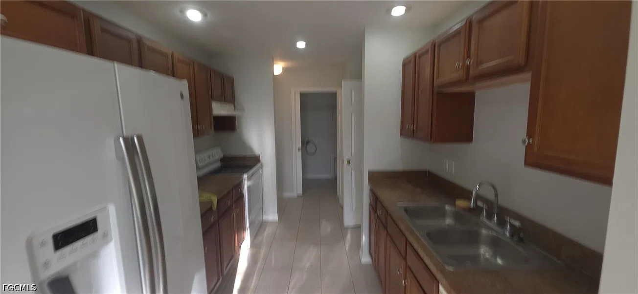 3 bed, 2.0 bath, 1048 sqft, $1,475 — Photo 4