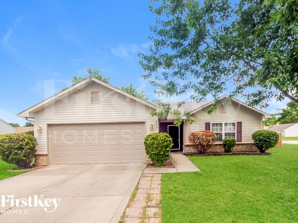 4007 Magnolia Dr, Franklin, IN 46131