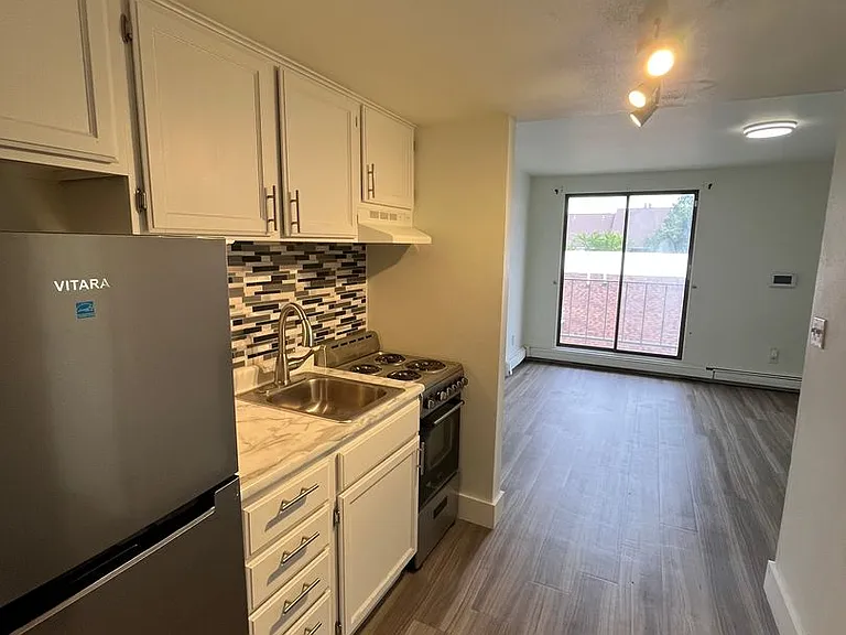 Sycamore Place Apartments — Photo 39
