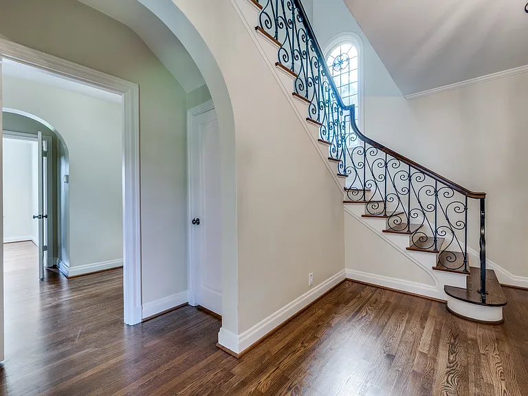 4329 Lorraine Ave — Photo 5