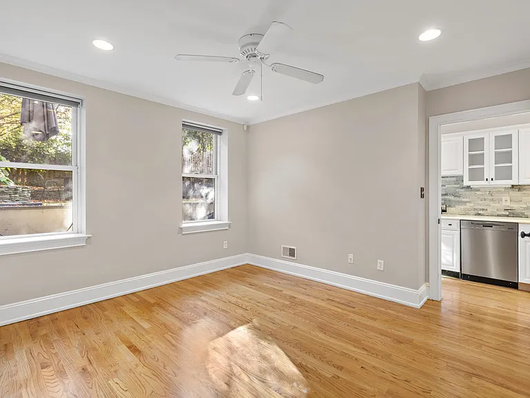65 10th St #1 — Photo 9