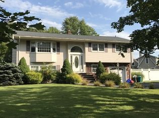 38 Colfax Dr, Pequannock, NJ 07440