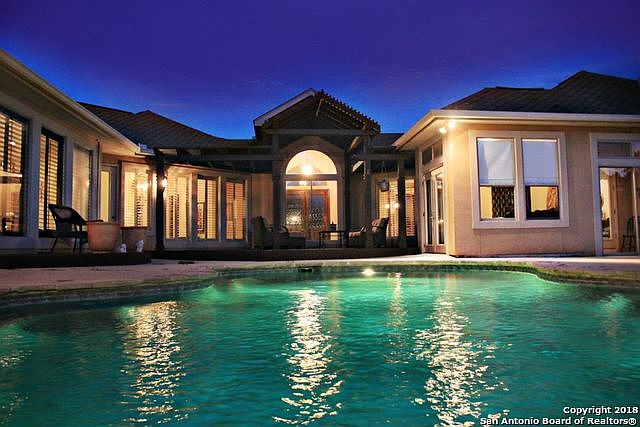 1st image of 276 Canyon Bluffs Dr