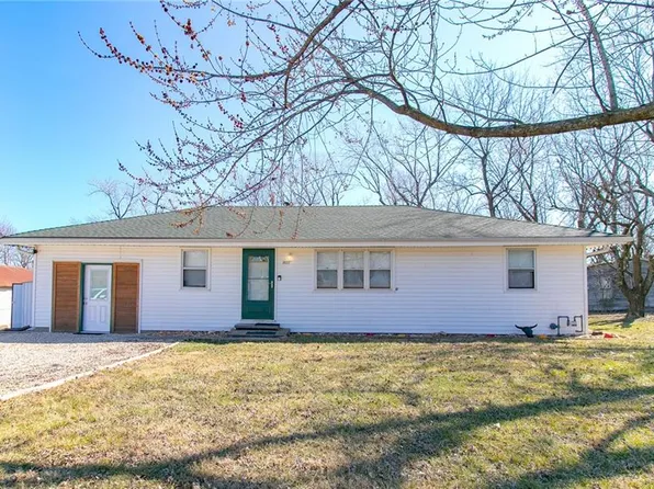 802 S Ash St, Garden City, MO 64747