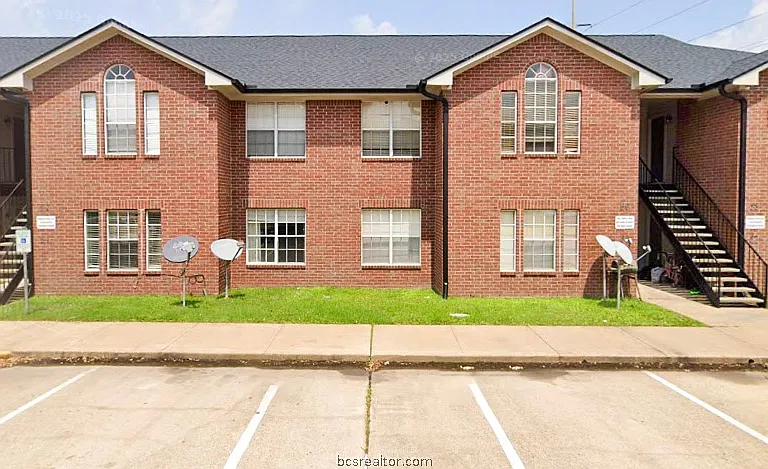 701D Balcones Dr #53 — Photo 1