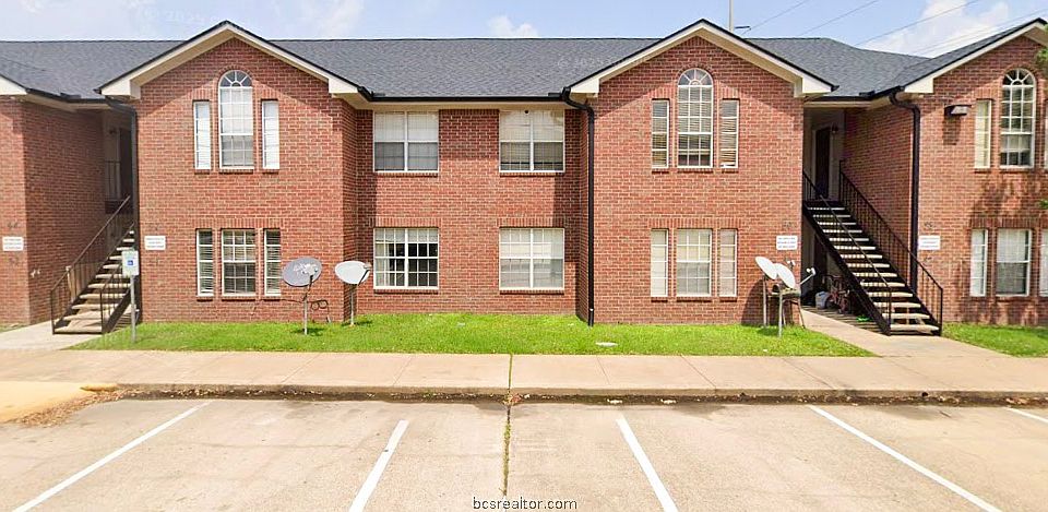 1st image of 701D Balcones Dr #53