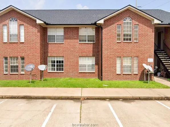 701D Balcones Dr #53, College Station, TX 77845
