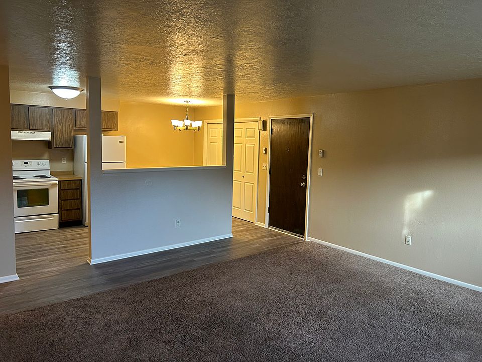 Living room/kitchen