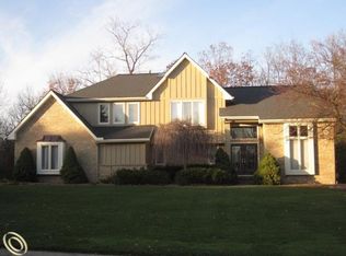 4852 Lenomar Ct, West Bloomfield, MI