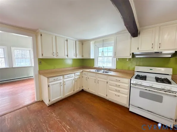 8153 E Patrick Henry Rd, Ashland, VA 23005