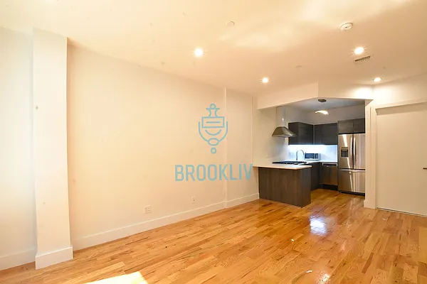 Rented by null | media 4