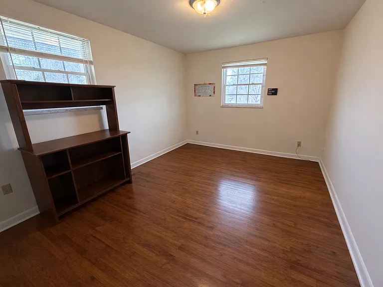 711 Hulen Dr — Photo 14