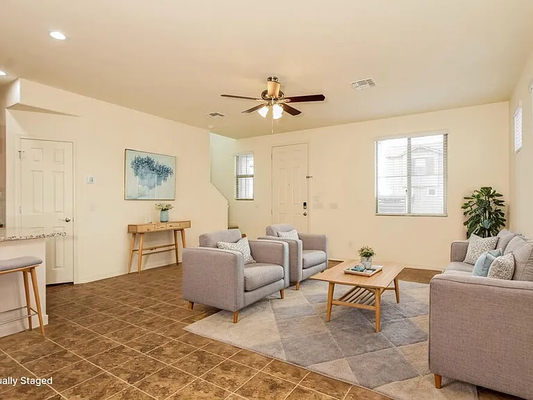 3815 S 58th Ln — Photo 5