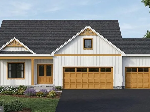 477 Pleasanton Dr, Gettysburg, PA 17325