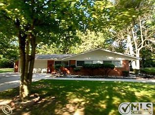 21225 W Twelve Mile Rd, Southfield, MI 48076