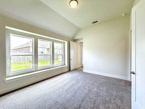 5th image of 151 Blackwell Ln
