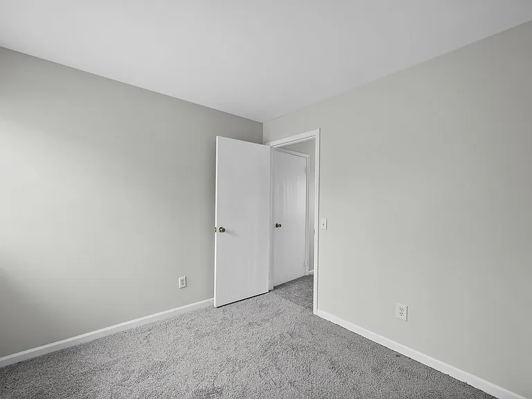 2245 S Commerce Rd — Photo 19