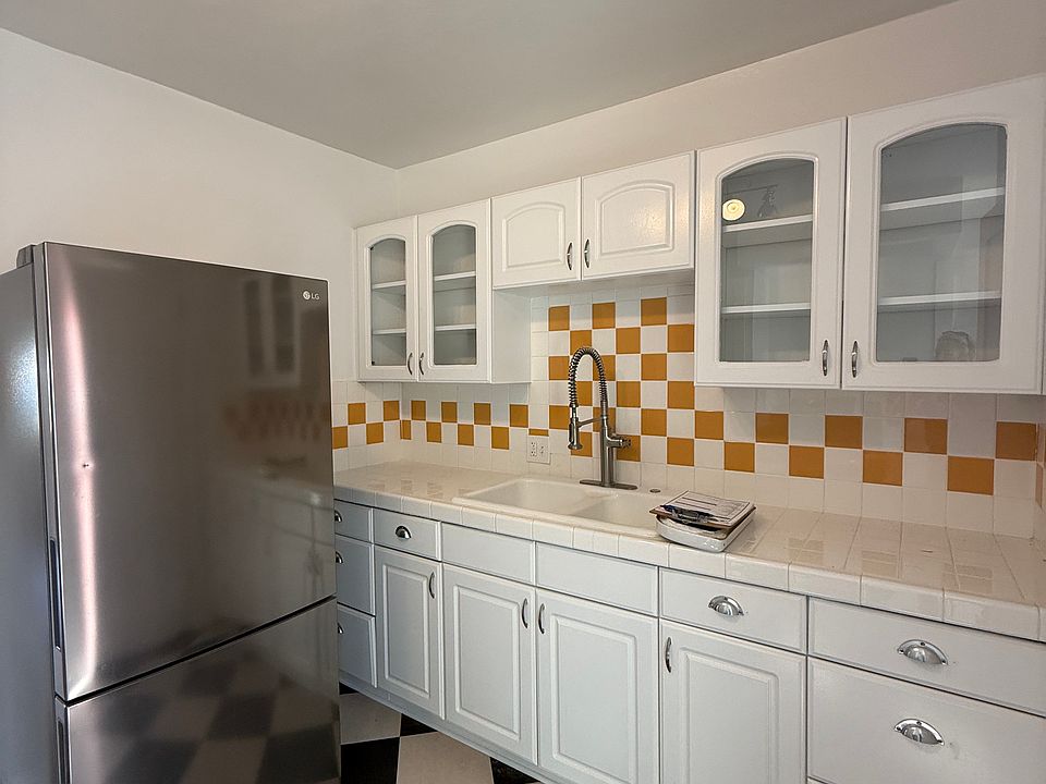 1st image of 1703 Hillhurst Ave #1/2