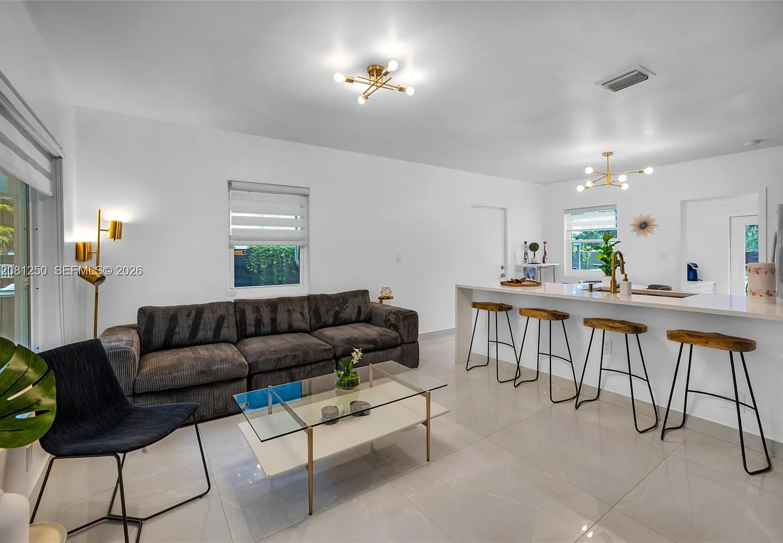 2 bed, 1.0 bath, 805 sqft, $3,000 — Photo 4