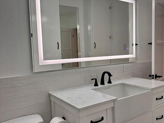 4th image of 501 Bayview Dr #B