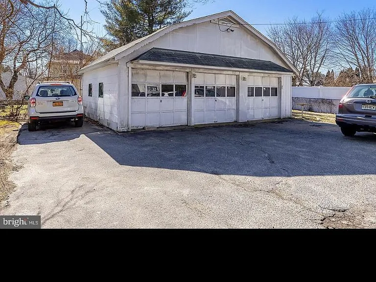 310 University Blvd — Photo 18